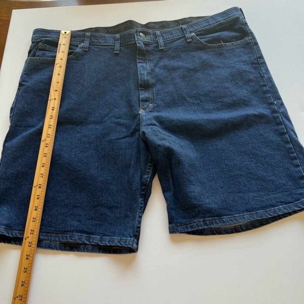 EUC Men's Wrangler Men's Blue Denim Shorts Size 46🔥🔥 (R)